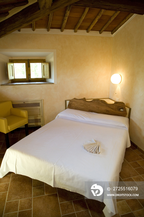 Italy, Tuscany, Gaiole in Chianti, hotel room 