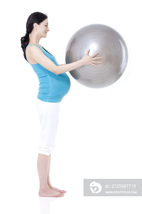 孕妇和健身球