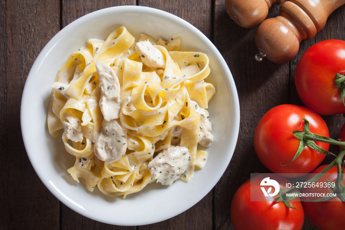 Italian chicken alfredo pasta