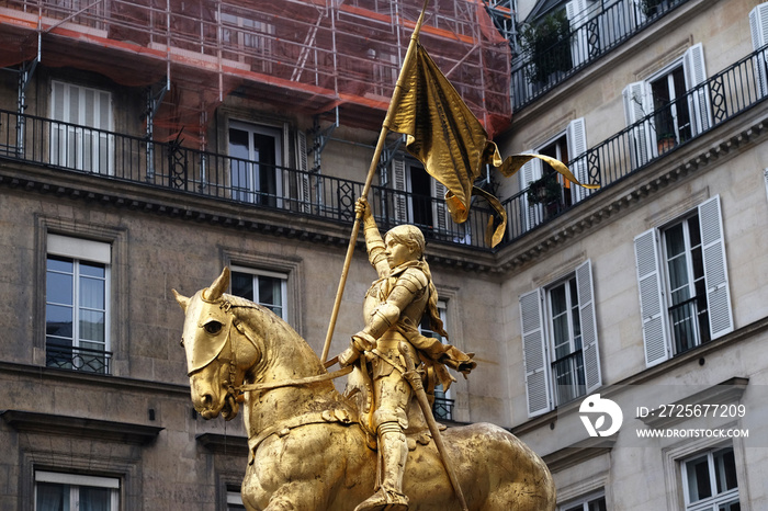 巴黎圣女贞德骑马金像