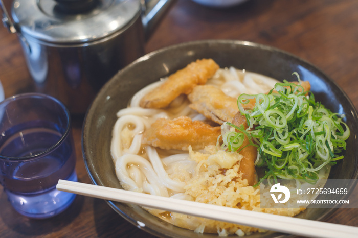 柔らかい麺が特徴の福岡のゴボ天うどん