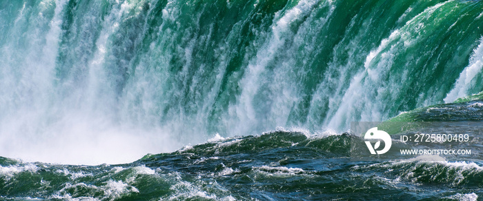 安大略省尼亚加拉瀑布马蹄瀑布的近景横幅在桌石。