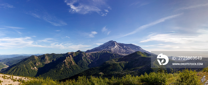 华盛顿史密斯溪风景区的圣海伦斯山