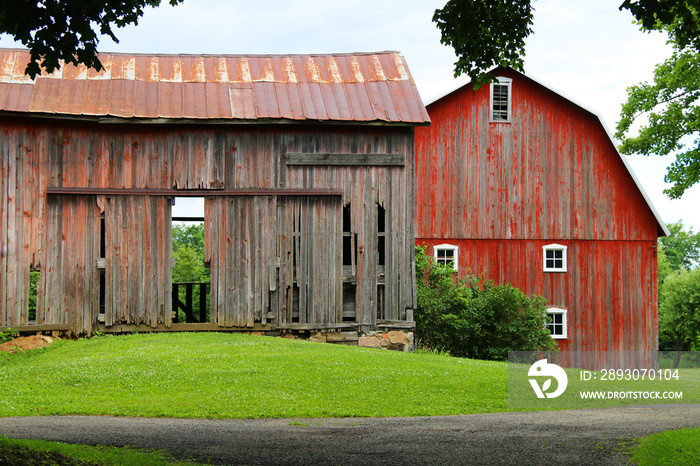 rain fall rainy farmyard red barn old dilapidated decayed wood stone foundation rural farming landsc