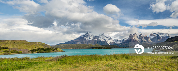 智利Torres del Paine湖全景