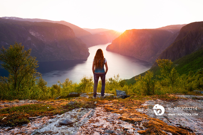 Aurlandsfjord的Sonnenuntergang