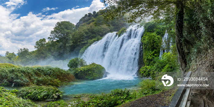 意大利翁布里亚地区的马尔莫尔瀑布，Cascata delle Marmore