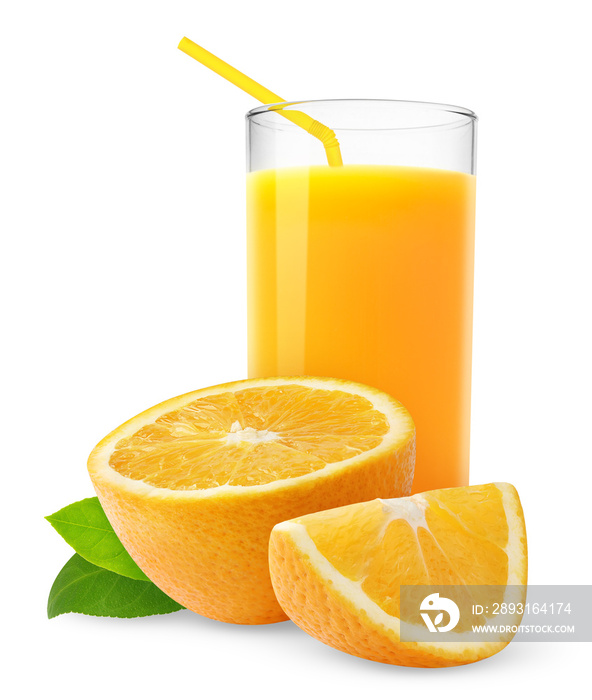 孤立的饮料。一杯新鲜果汁和白色背景上的橙子片
