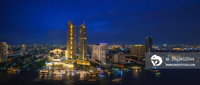 Iconsiam的透视夜景是曼谷湄南河沿岸的一个混合用途开发项目