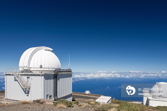 塔布里恩特火山口顶部的天文台