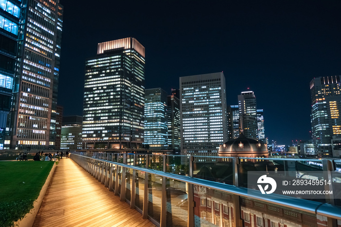 東京都 丸の内の高層ビル群夜景 KITTE丸の内から