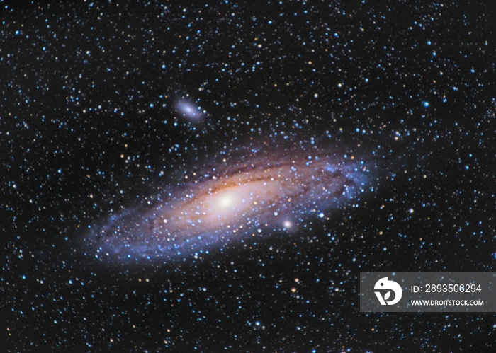 M31，西班牙恩齐亚山脉上空的仙女座星系