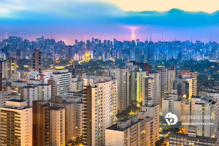 南美洲巴西圣保罗黄昏天际线