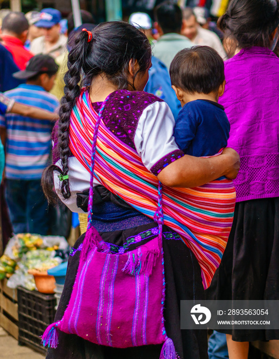 危地马拉Todos Santos Cuchumatan村土著玛雅妇女的视角
