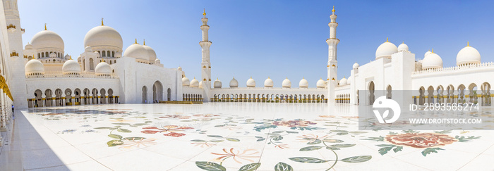 阿布扎比世界上最大的清真寺。绝对壮观。全景。