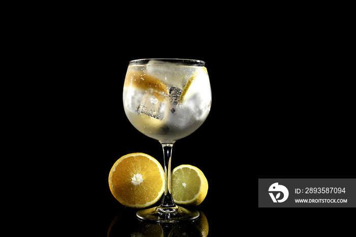 Gin Tonic con limón y naranja