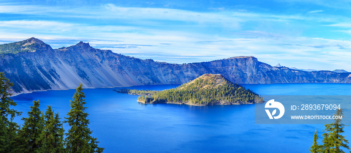 Crater Lake National Park in Oregon, USA