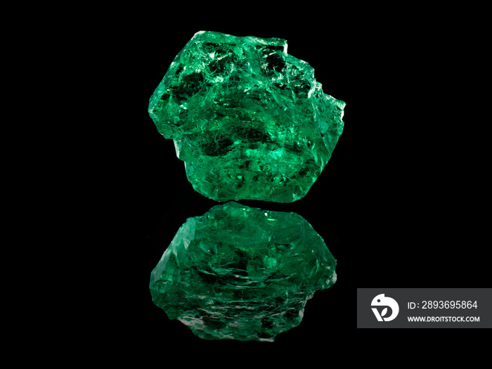 祖母绿水晶珠宝用天然宝石，毛坯石矿物