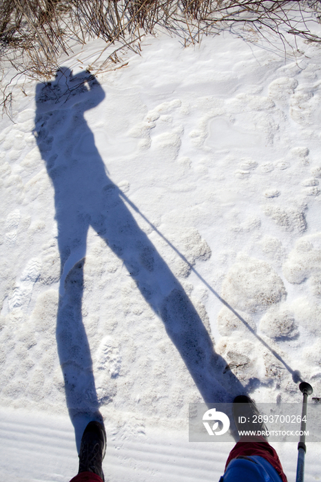 雪地上的人影