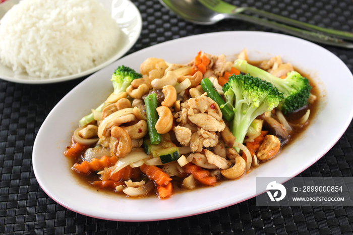 Chicken and Cashew Stir Fry