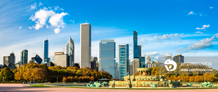 Chicago Skyline and Buckingham Fountain at Grant Park in Illinois - United States