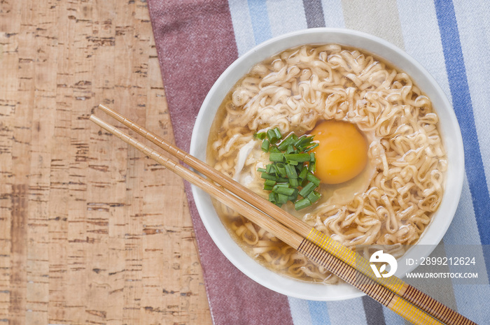 インスタントラーメン