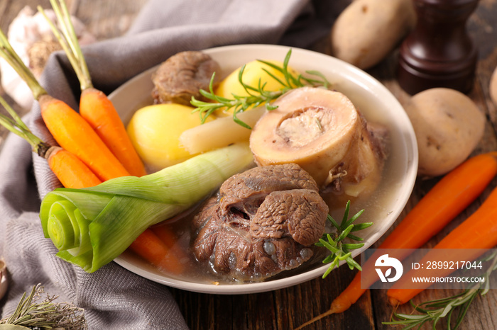 beef with vegetable and broth,pot au feu