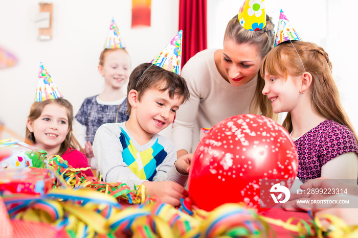 Kindergeburtstag - Party mit Freunden und Mama