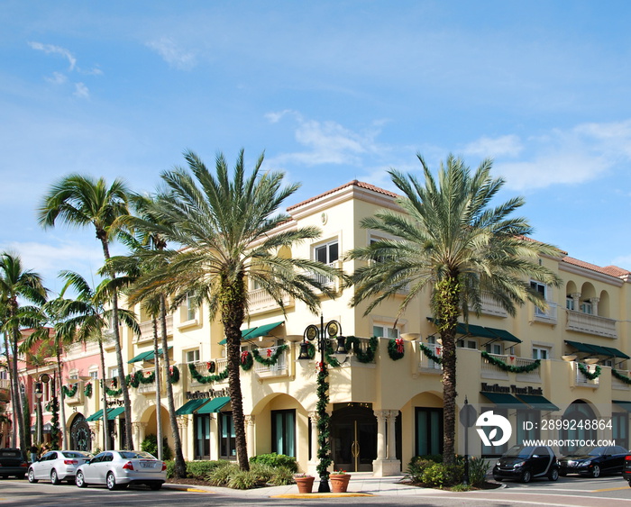 Strassenszene in der Downtown von Naples, Florida