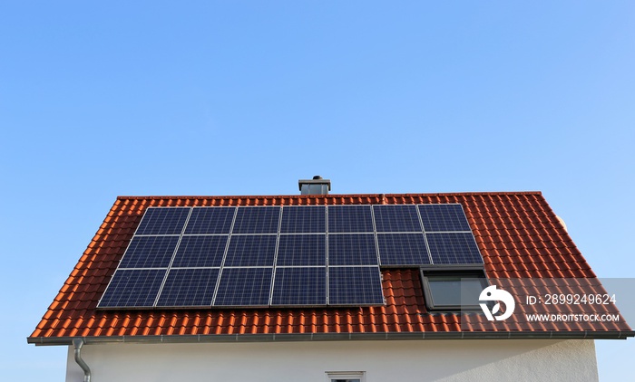 Photovoltaic: Roof with solar panels