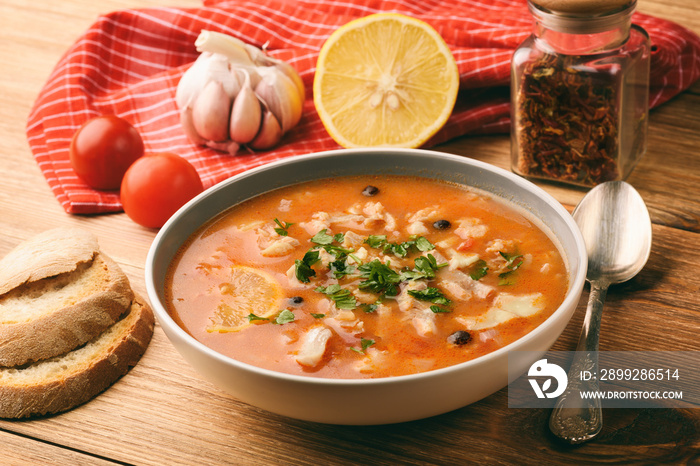 Fish soup with tomatoes and garlic (aljotta).