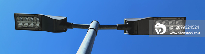 Doppel-LED-Straßenbeleuchtung Panorama