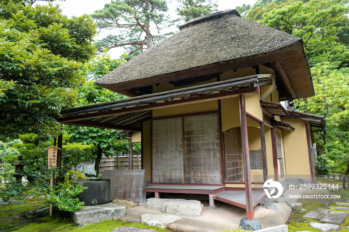 石川県金沢市にある兼六園周辺の風景 Scenery around Kenrokuen Garden in Kanazawa City, Ishikawa Prefecture, Japan.