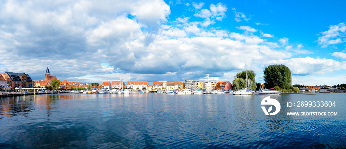 Panorama Waren Müritz Hafen Boote Steg