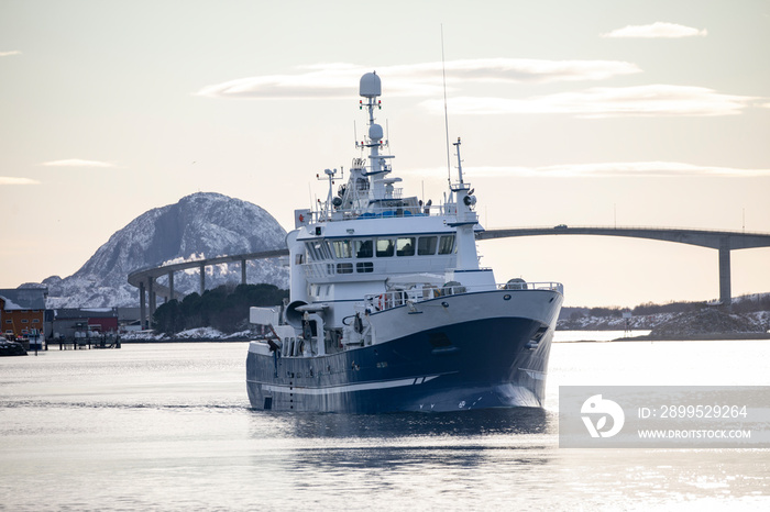 Fishingboat through Brønnøysundet, Nordland county	- Stadyard has handed over the 45-meter-long fishing vessel Meløyfjord to the shipping company Selfjordbuen AS, a subsidiary of Sørheim Holding