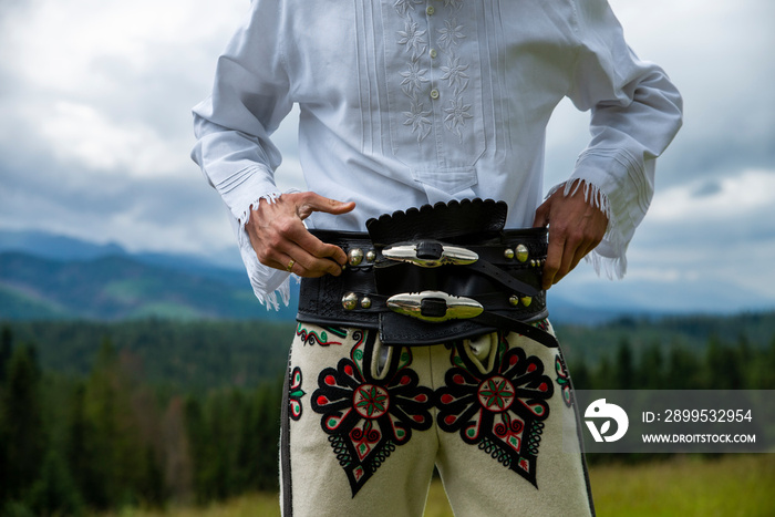 close up on the traditions of highlander clothing, male version