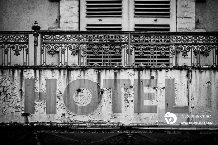 Sign of a spoiled and abandoned hotel