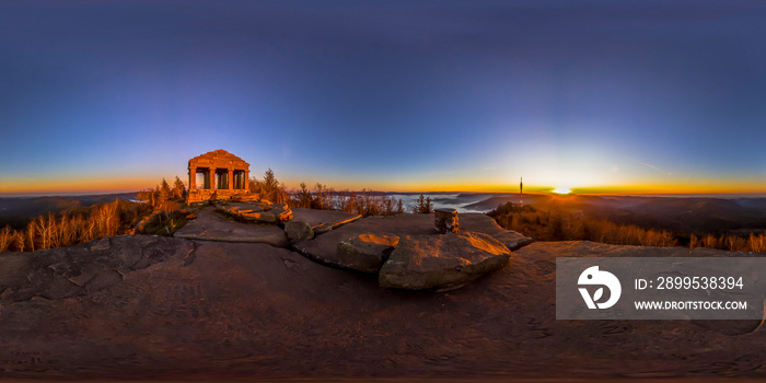 Panorama sphérique à 360 degrés Temple du Donon au coucher du soleil Alsace Vosges France