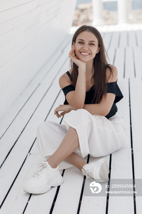 Portrait of a happy young woman outdoor