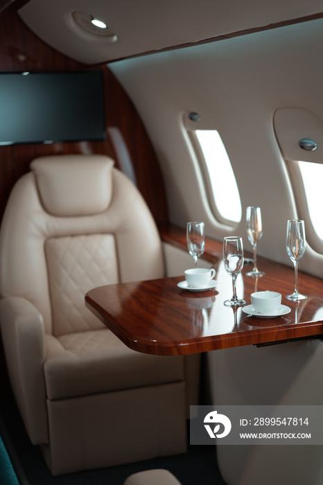 business jet cabin table centerpieces. Private jet planes advantages privacy, efficiency, luxury, security, flexibility.