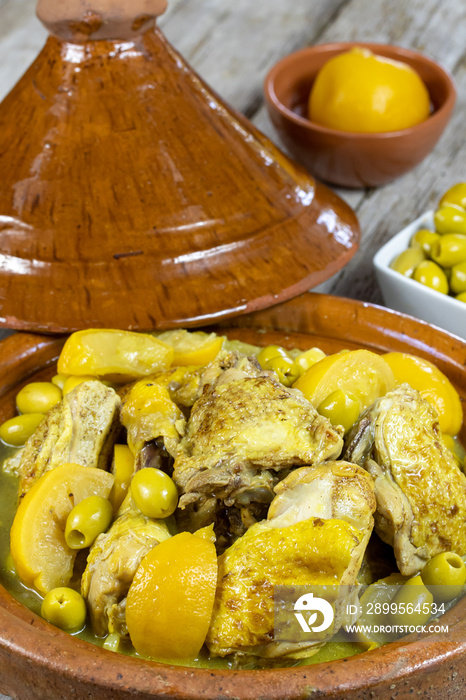 tajine de poulet au citron et olives