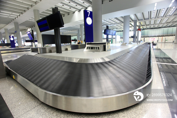 Airport baggage conveyor belt with no people