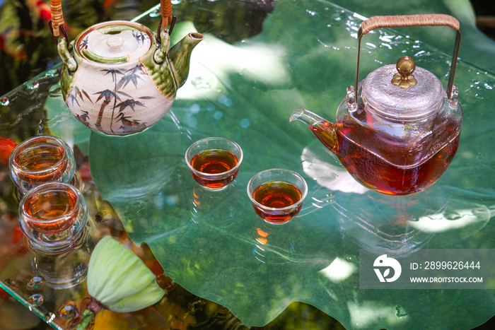 池塘边茶具
