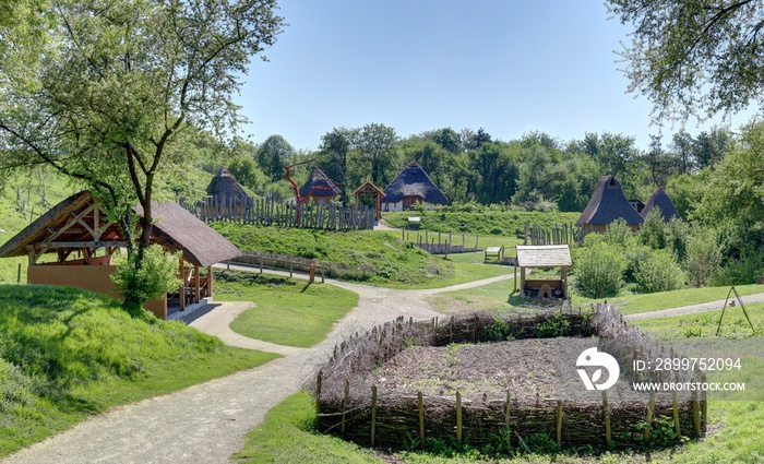 village et habitats préhistoriques