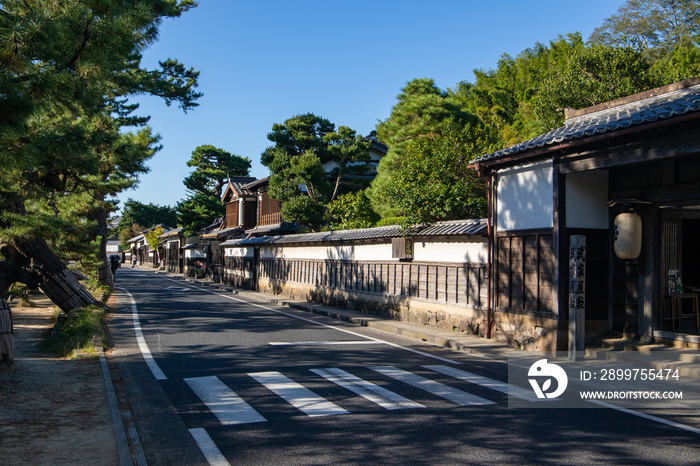 青空の松江城下町の風景