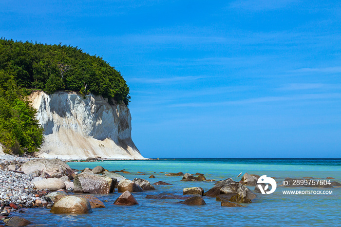 Kreidefelsen an der Ostseeküste auf der Insel Rügen