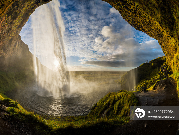 Seljalandsfoss Wasserfall an der Ringstrasse，岛屿