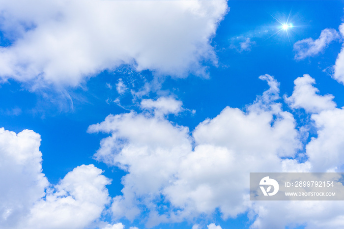 太陽の日差しと爽やかな青空と雲の背景素材_b_18