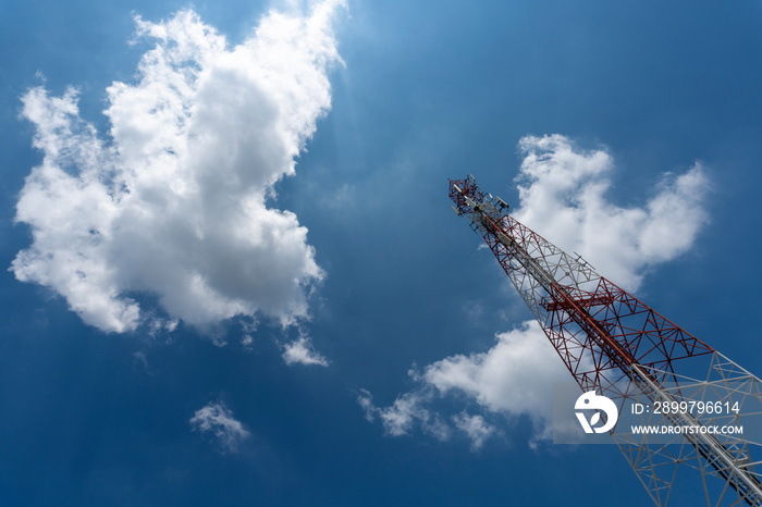 Signal tower or Mobile phone tower with dayligth sky and white cloud. Telecommunication tower Antenn