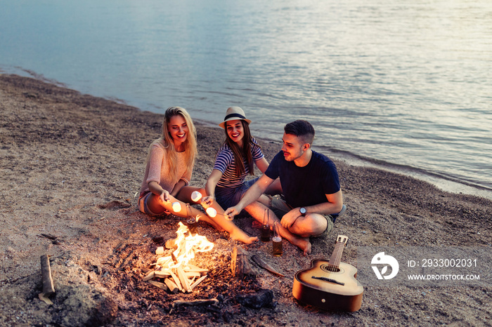 For them, relaxation is the beach, the guitar and marshmallows